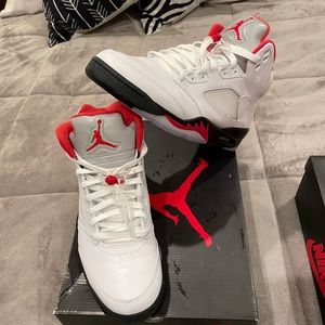 Jordan 5’s fire red